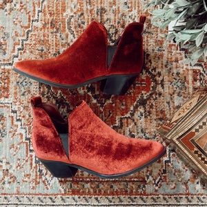 Beautiful Crown Vintage Burgundy Velvet Booties